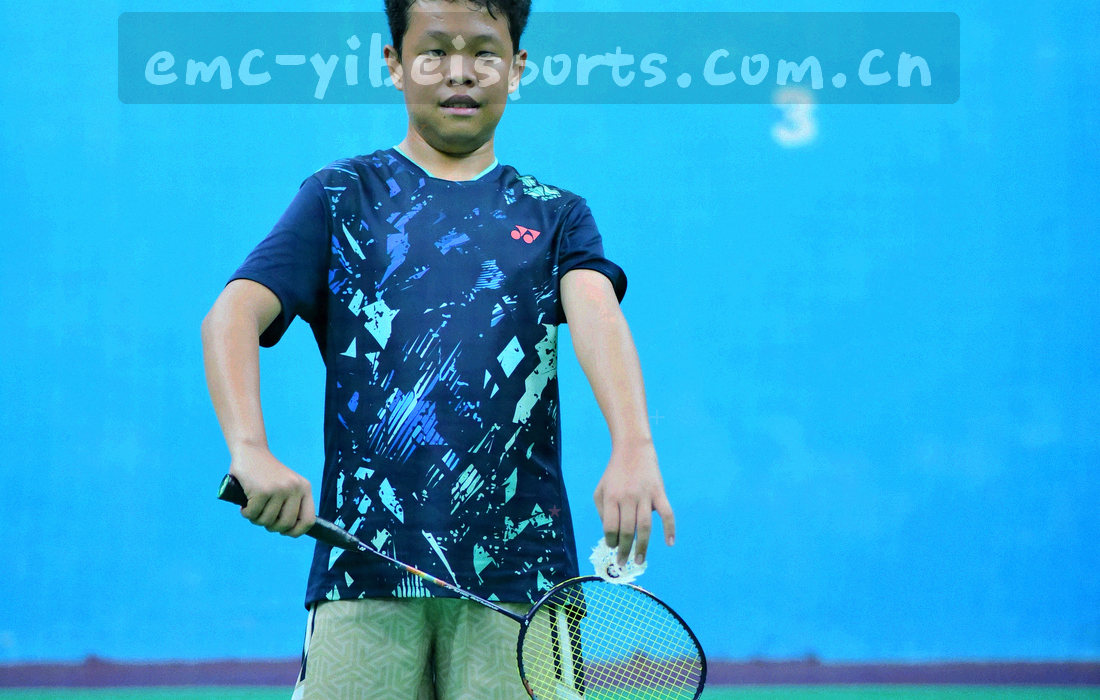 数据面板上的赛中比分、统计条与赛果摘要